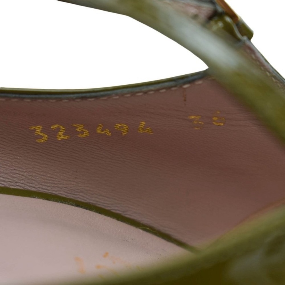 PRE-ORDER olive green GUCCI elegant pumps. Gently used babes ready for your love - Picture 9 of 9